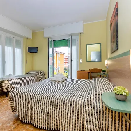 Hotel Adriana *